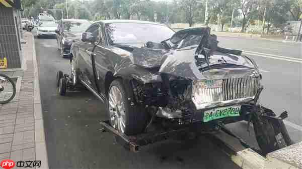 开劳斯莱斯闪灵事故后陈震首次发声:一如既往问候网友“早”