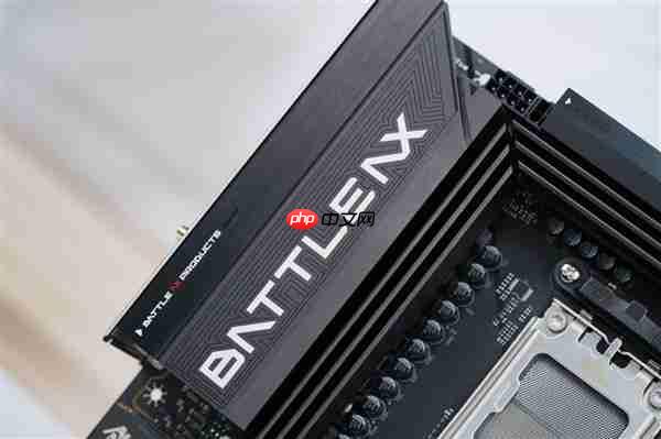 高性价比游戏利器！七彩虹战斧B850M超级黑刃主板图赏