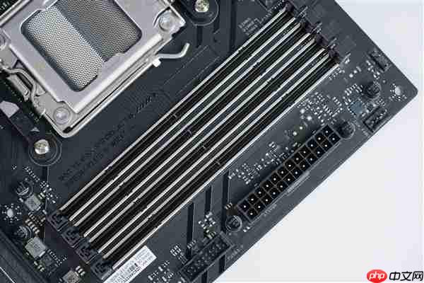 高性价比游戏利器！七彩虹战斧B850M超级黑刃主板图赏