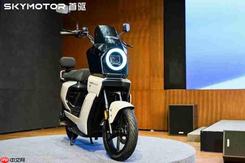 首驱发布“智能出行机器人”,三大行业技术重塑两轮赛道