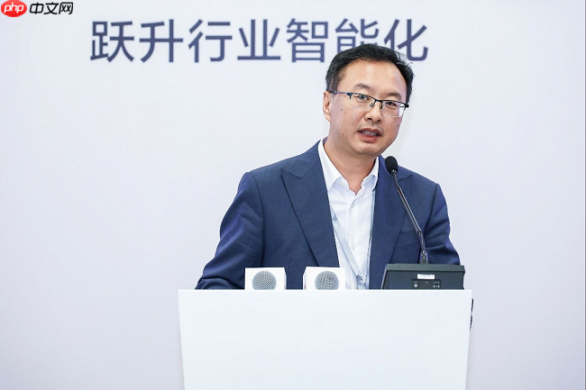 华为联合伙伴发布城市交通大模型解决方案