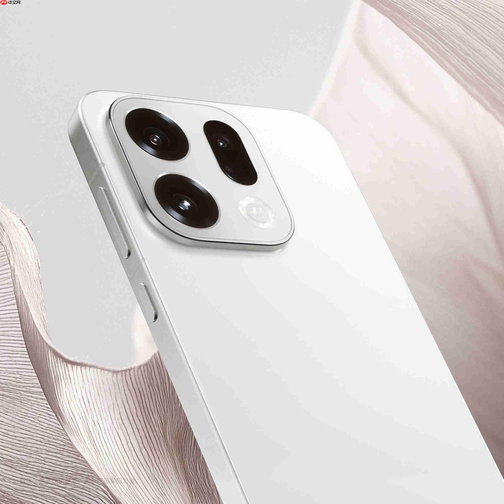 OPPO Find X9系列红色特别版首次亮相,独创绒砂工艺重塑旗舰质感