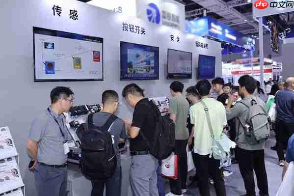 数智融合驱动新质生产力，欧姆龙自动化亮相2025工博会