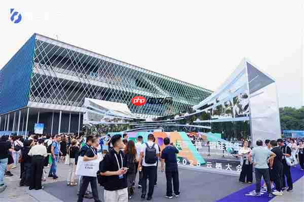 斑马智行全球首发全模态端侧大模型解决方案 推动智舱进入AI时代