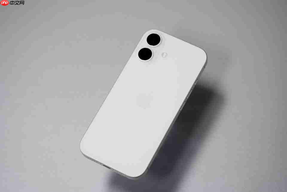 iPhone 17全网最强评测：性能与散热均惊艳，这点不如Pro