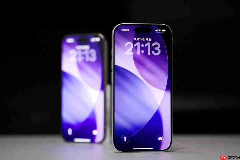 iPhone 17全网最强评测：性能与散热均惊艳，这点不如Pro