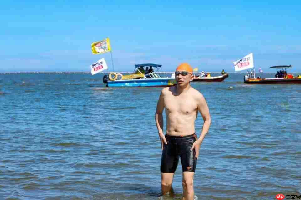 张朝阳挑战横渡南澳岛-饶平海湾 全程8.69公里历时5小时18分