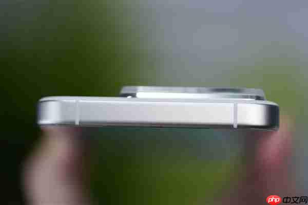 行业唯一四等边白面板！魅族22图赏