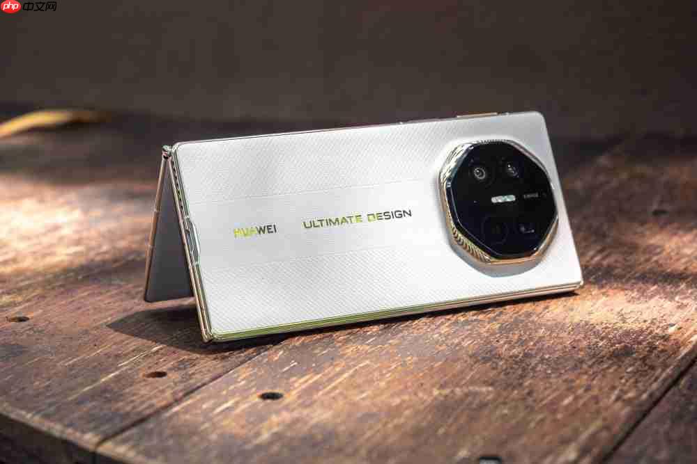 华为Mate XTs体验：降价2000元反而更强了，三折叠实用的开端？