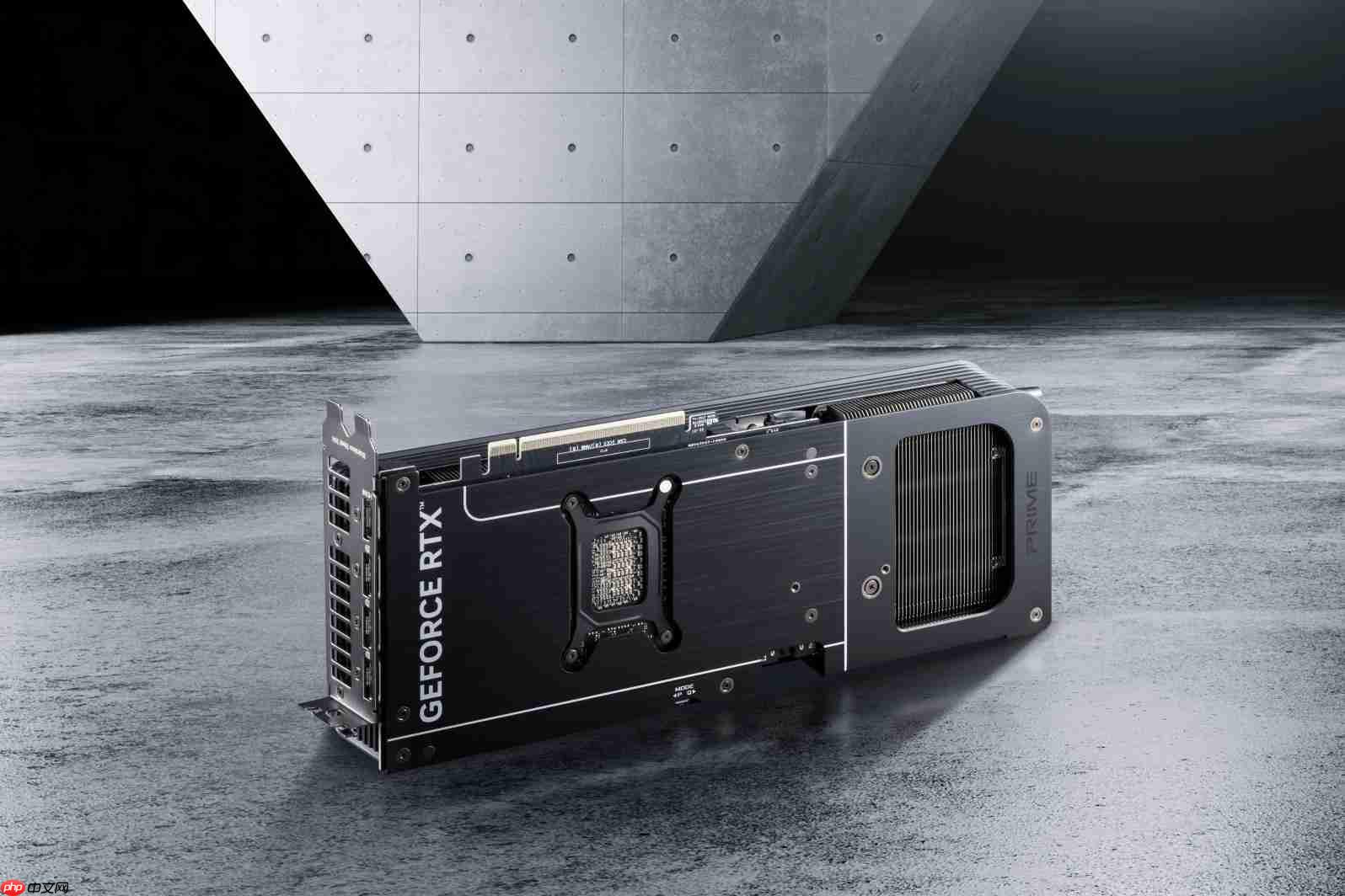 高效能本地加速！华硕5070大师显卡 助力OpenAI 潜力释放