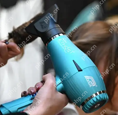 衣服皱了没熨斗?三招民间“熨烫术”,轻松告别褶皱 - php中文网