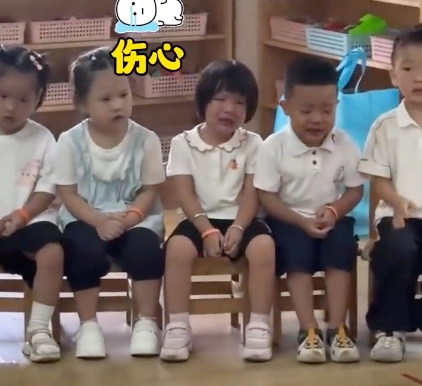 幼儿园开学上演“两极反转” 家长与孩子的欢喜不相通 - php中文网