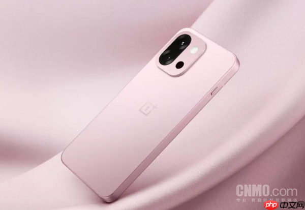 一加15T参数曝光:小直屏+超声波指纹+7000mAh电池