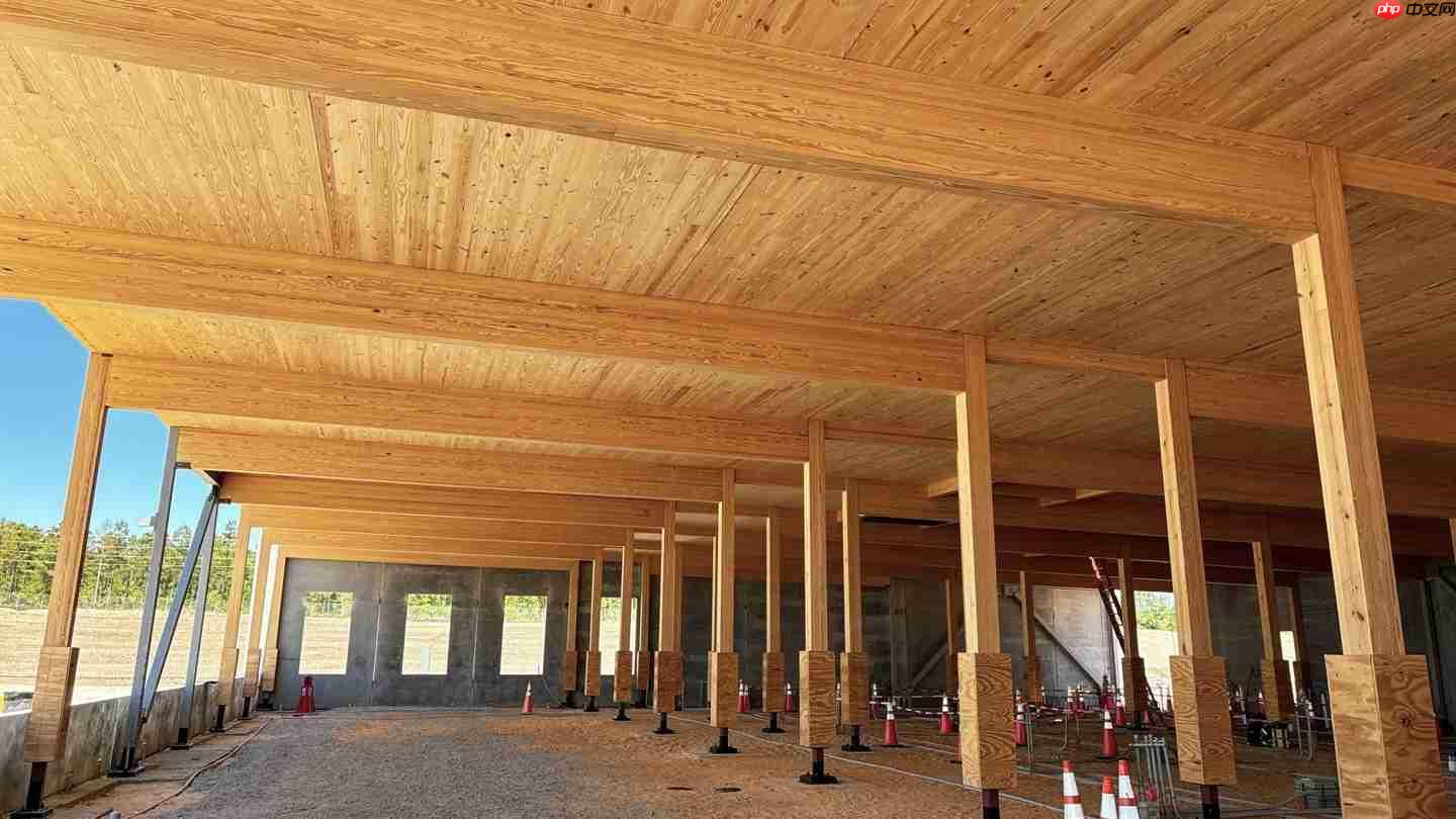 Meta 加入微软行列:试点将重型木结构引入数据中心建造