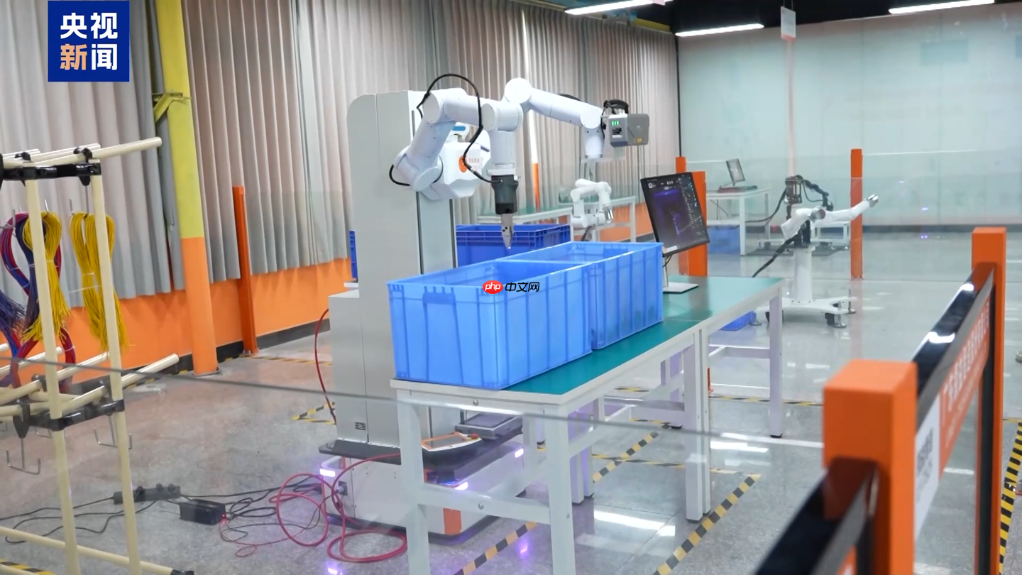 中国战队备战 2025 世界人形机器人运动会,展示“毫米级”操作