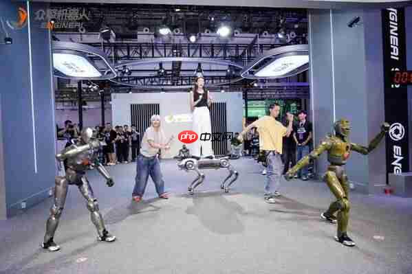以技术突破为引擎,众擎亮相2025机器人博览会