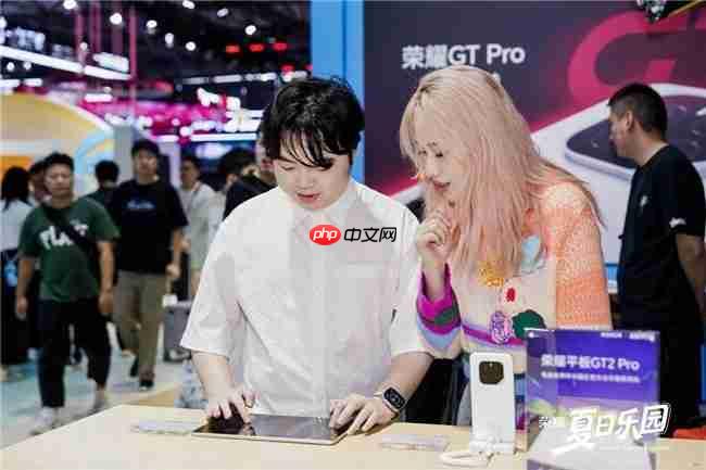 荣耀平板GT2Pro亮相2025ChinaJoy