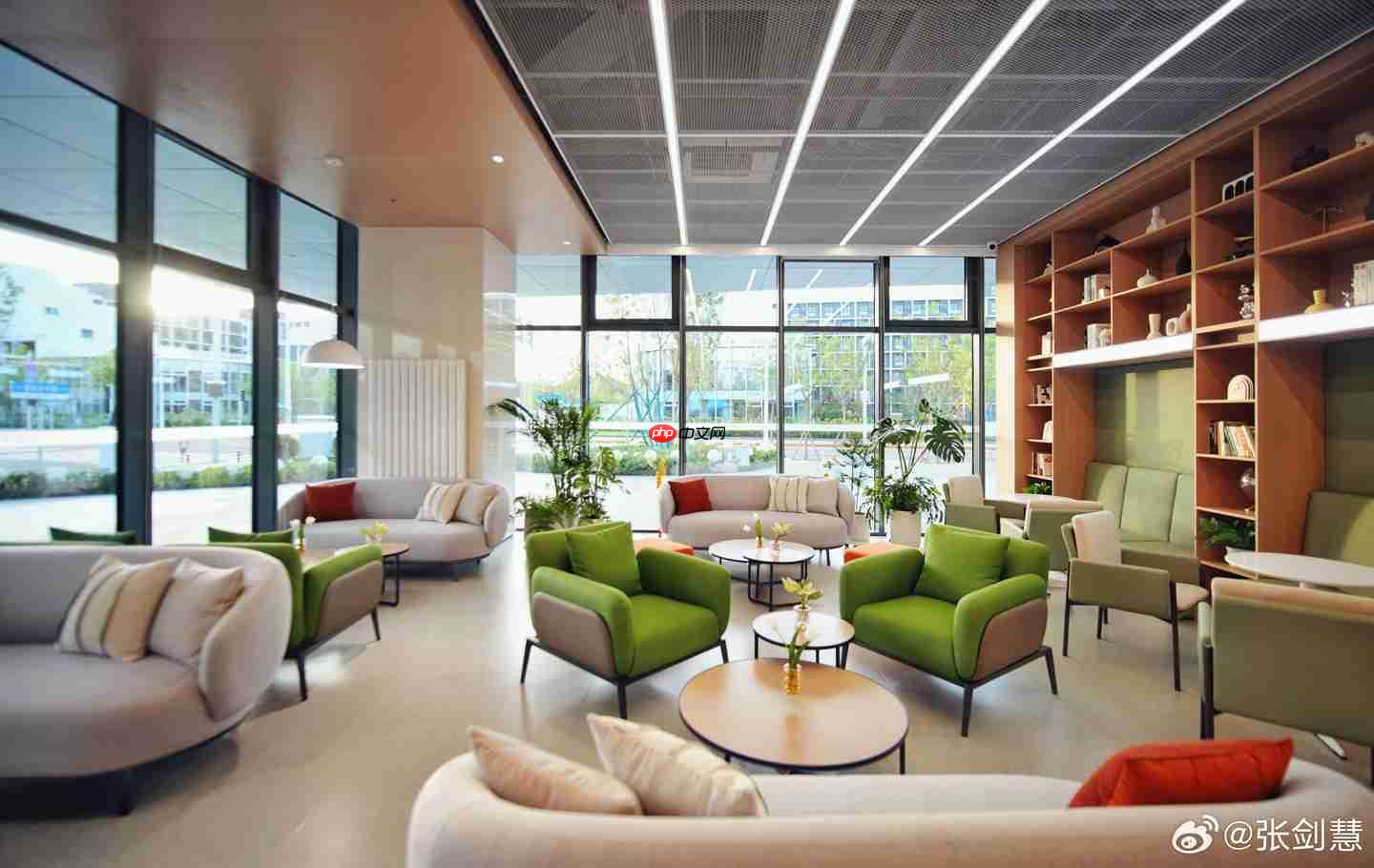 卢伟冰:小米青年公寓今天正式落成启用,实现“为奋斗者筑家”承诺