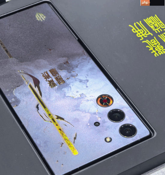 红魔10S Pro斗战胜佛版真机亮相ChinaJoy:自带24K金箍棒!