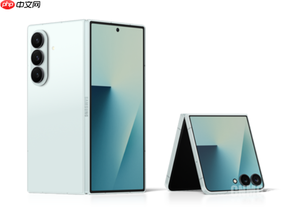 三星Z Flip7现已开启预订:可享免费升杯和配件折扣