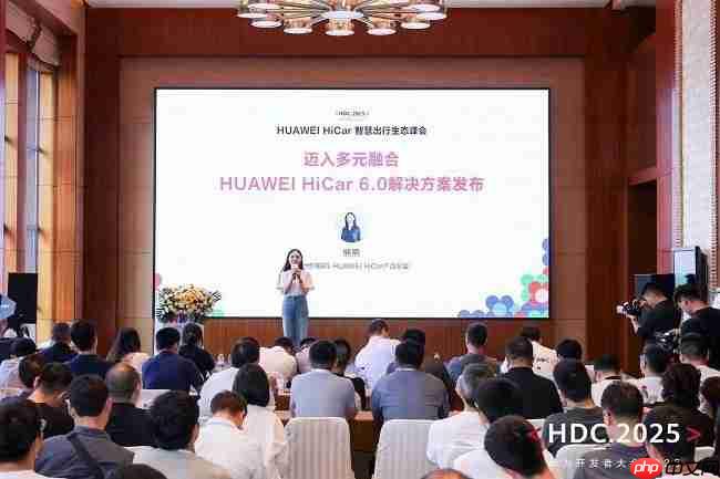HUAWEI HiCar6.0发布，手机与车交互更自然，驾驶体验大升级？