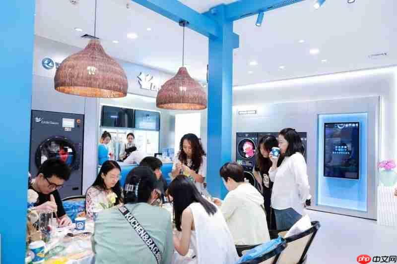 从社区街巷到火锅餐桌,小天鹅以生活触点打造家电卖场新模式