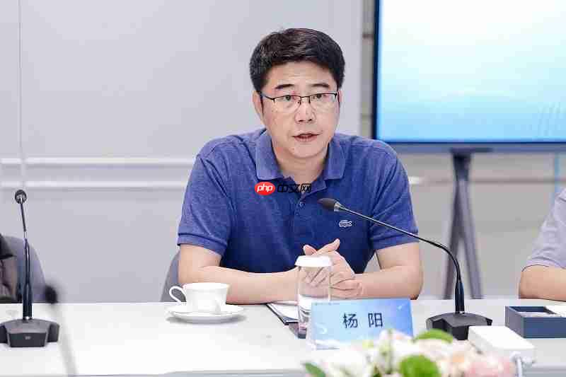 电子科技大学鲲鹏昇腾科教创新孵化中心揭牌,打造中国算力生态“成电范式”