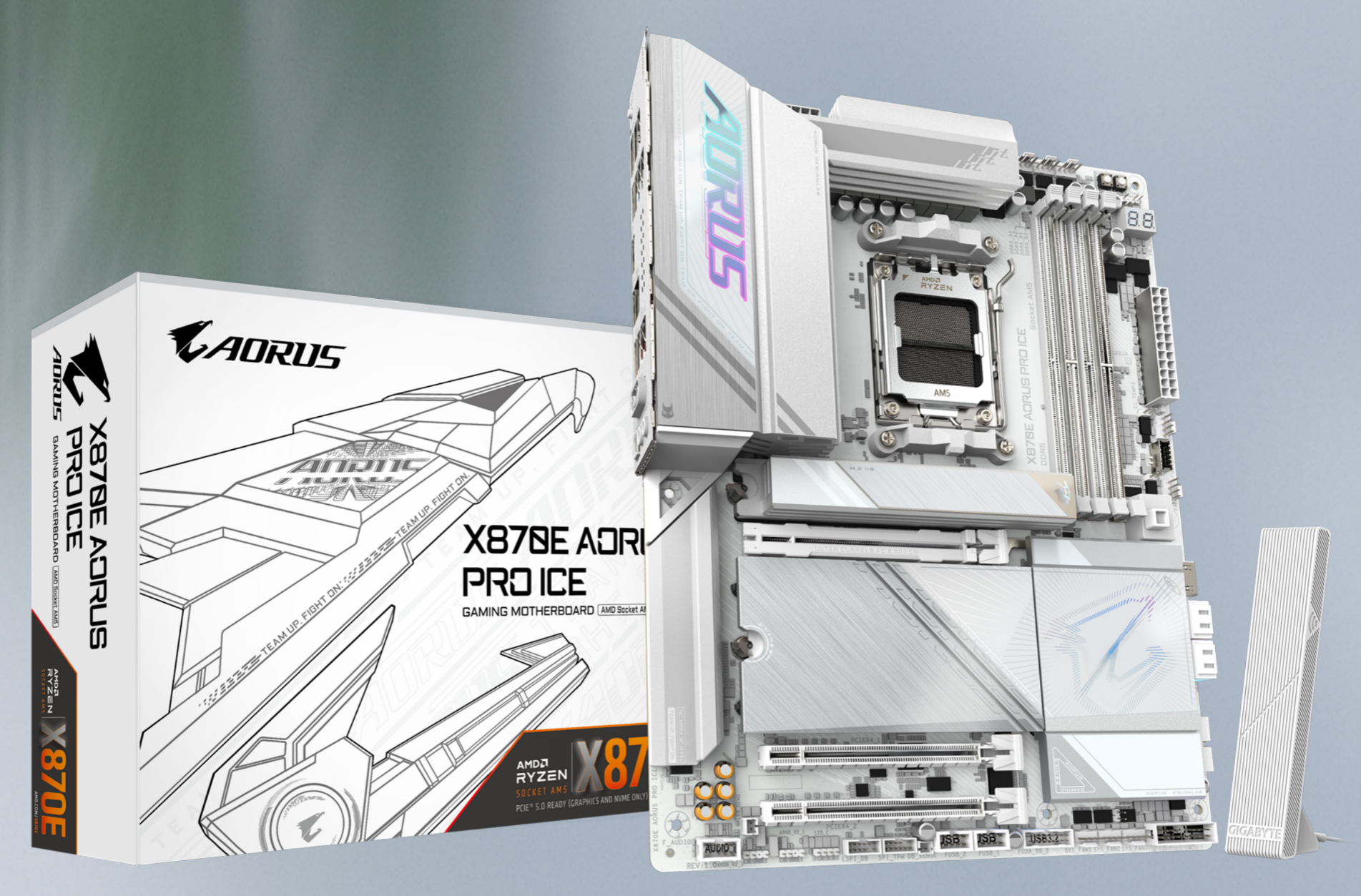 技嘉AORUS电竞主机联名PCL：助力畅快吃鸡体验！