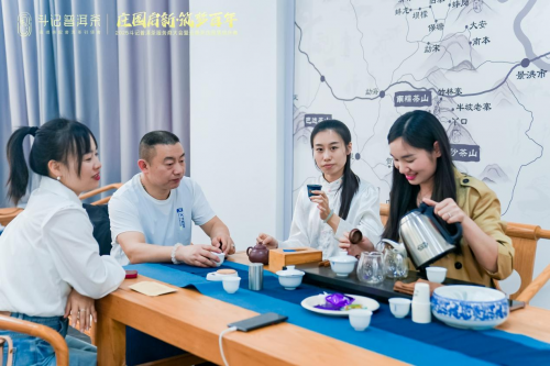 从茶园到茶杯！斗记普洱茶庄园扎根云南，百年愿景引领行业新未来