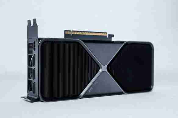 甜品级显卡新标杆：NVIDIA GeForce RTX 5070 FE评测