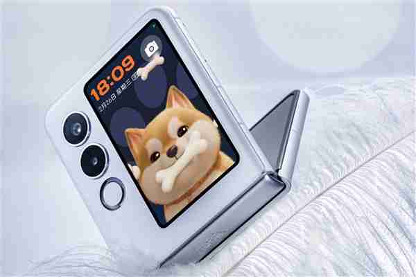 2025年行业首款全尺寸内嵌DeepSeek的小折叠!努比亚Flip 2亮相