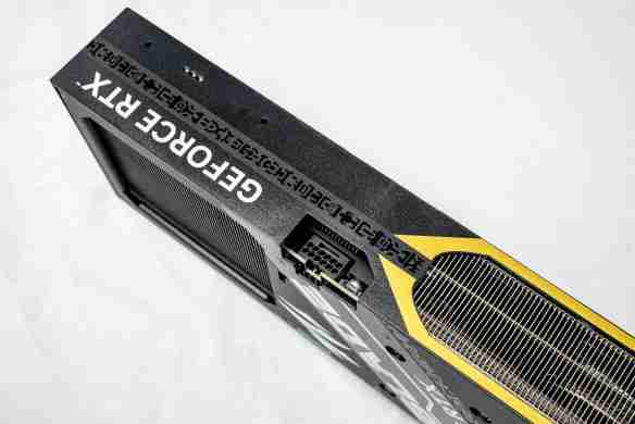 DLSS4·光追·AI三重加持!影驰 RTX 5070 Ti魔刃评测