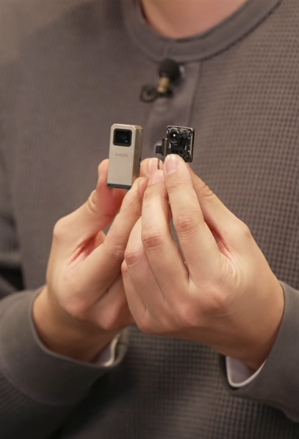 小米15 Ultra长焦镜头体积碾压iPhone 16 Pro Max:业界最强 没有之一