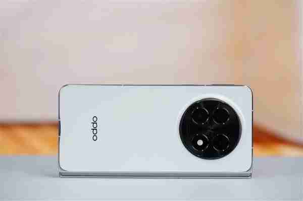 4mm行业最薄折叠屏!OPPO Find N5图赏