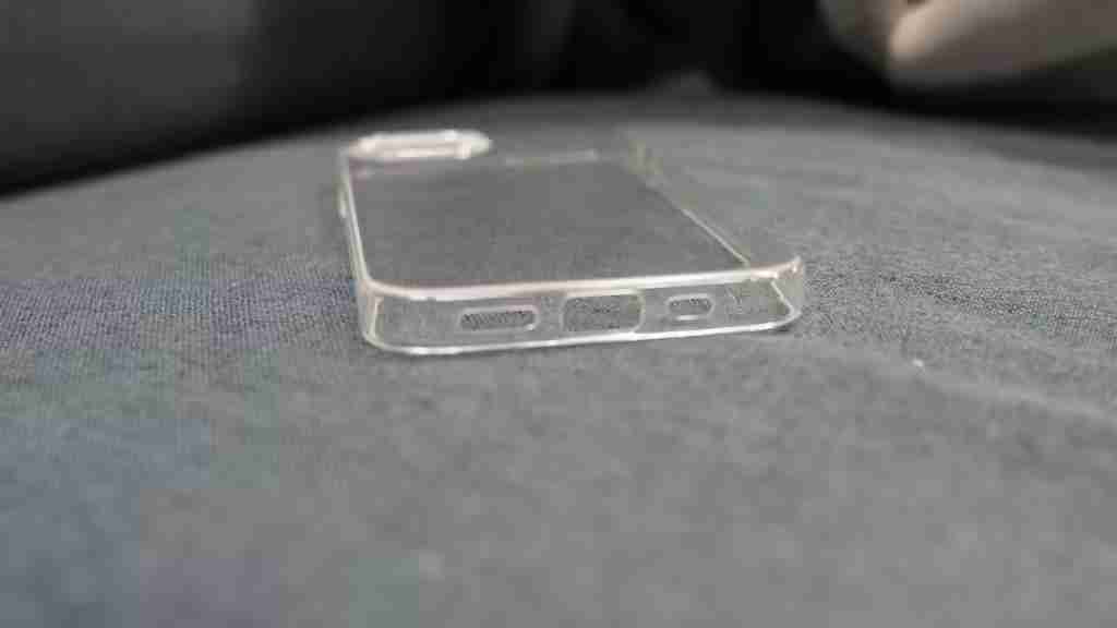 苹果iPhone SE 4手机壳曝光:单摄方案,尺寸差异恐不兼容iPhone 14手机壳