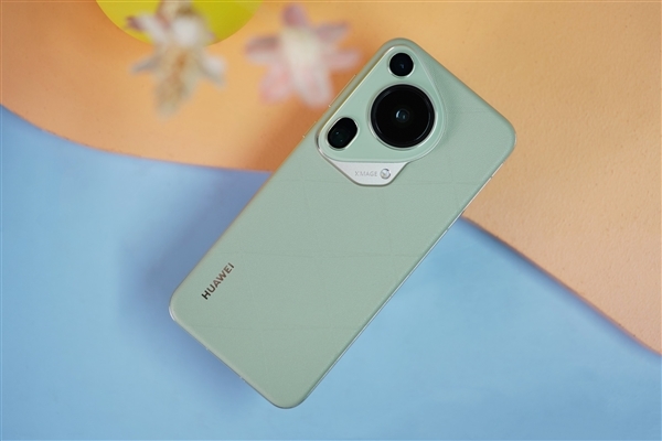 华为Pura80 Ultra曝光:自研三摄 瞄准影像Top1