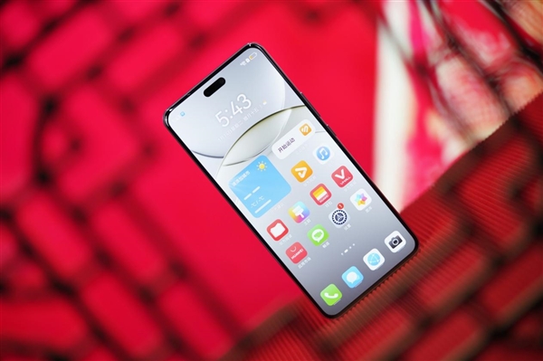 格纹变奏设计个性十足!华为nova 13 Pro图赏