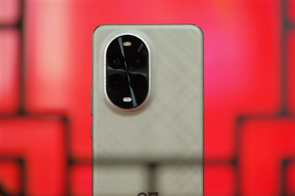 格纹变奏设计个性十足!华为nova 13 Pro图赏