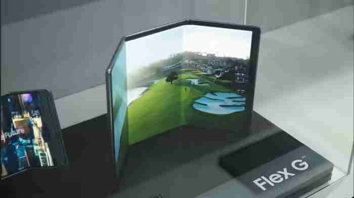 消息称三星将在今年推出四款折叠屏手机，包括首款“内向三折叠”机型