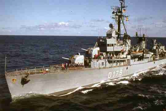 《战舰世界》从“鼻孔”掏出鱼雷的神船,德国战后的驱逐舰怎么有股谐味?