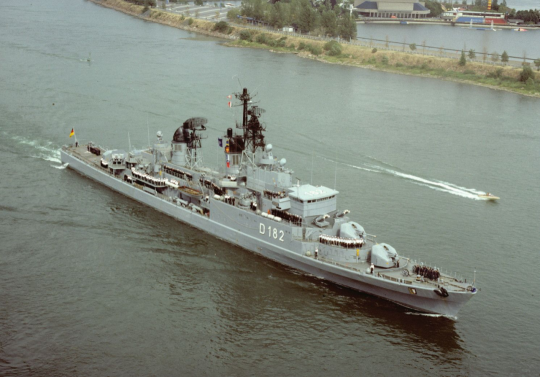 《战舰世界》从“鼻孔”掏出鱼雷的神船,德国战后的驱逐舰怎么有股谐味?