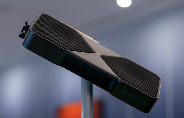 50系列显卡实体抢先看:公版纤薄高雅 非公版硕大无比