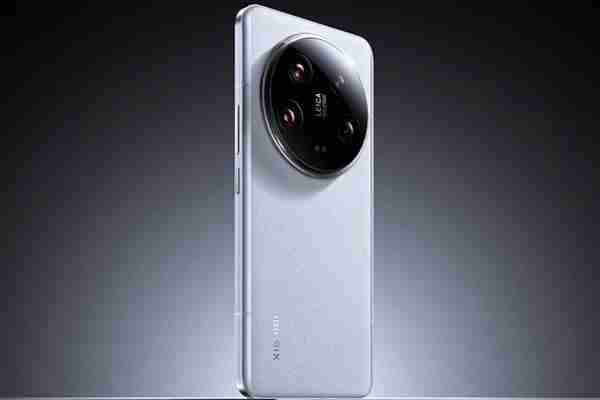 小米15 Ultra渲染图出炉:独一无二四摄模组 辨识度拉满