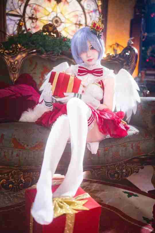 雷姆圣诞节COS，白丝萌妹，简直太爱了