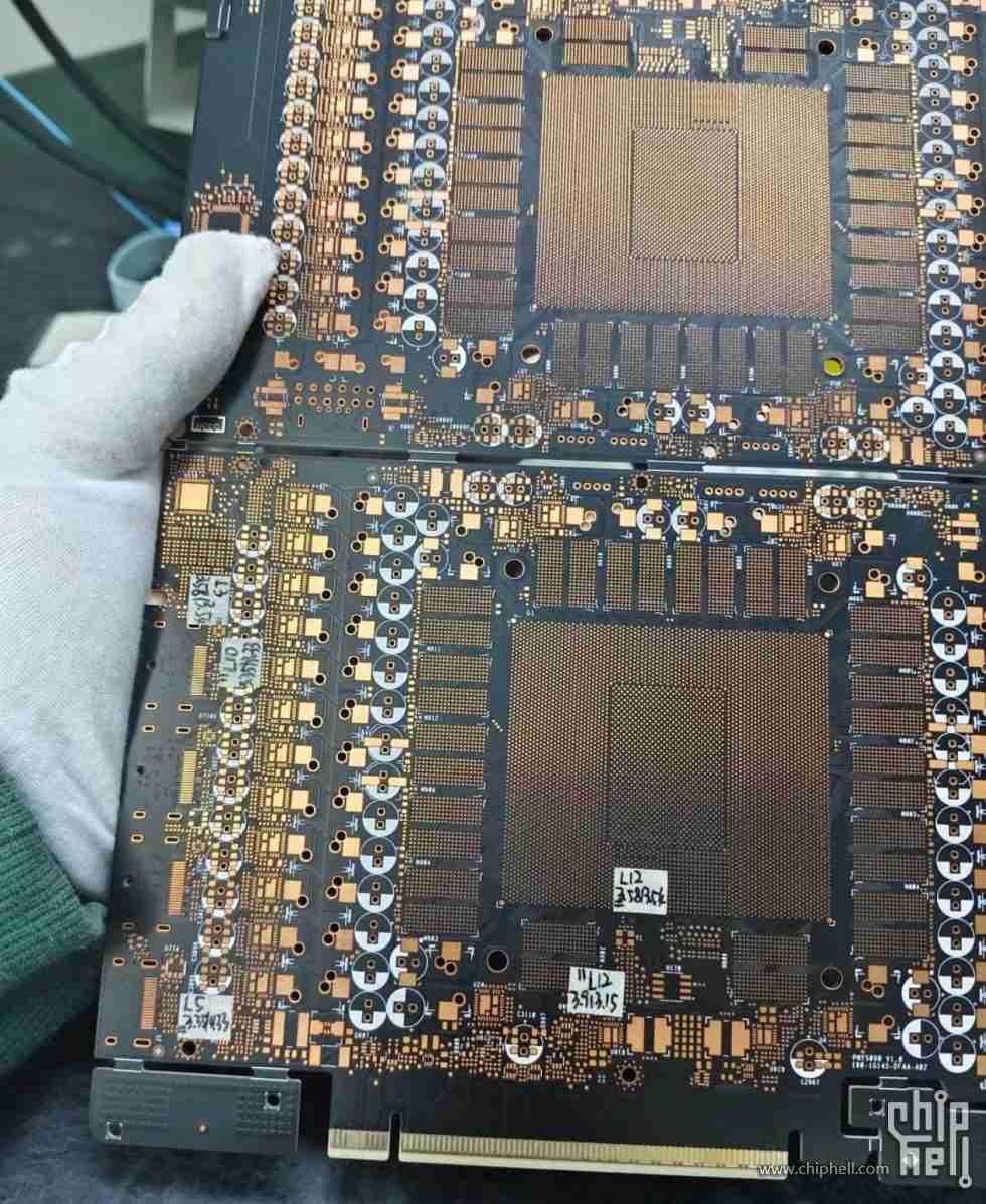 消息称英伟达 RTX 5090 显卡使用 14 层 PCB,预计采用 16+6+7 相供电