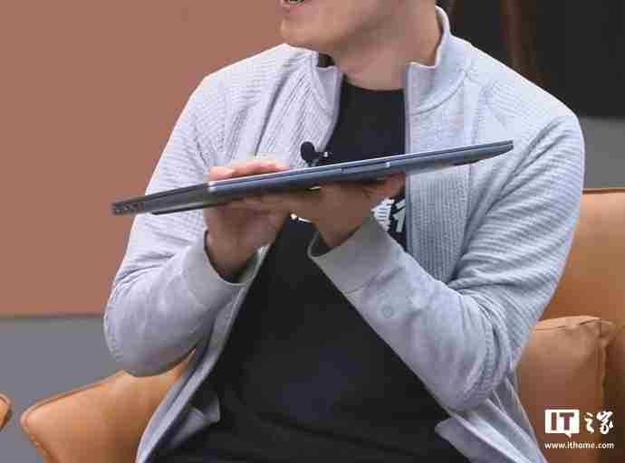 小米 REDMI Book 16 2025 笔记本真机公布，明年与 Turbo 4 手机同场发布