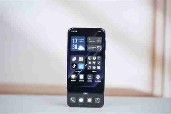 100倍变焦超远摄之王!荣耀Magic7 RSR保时捷设计图赏