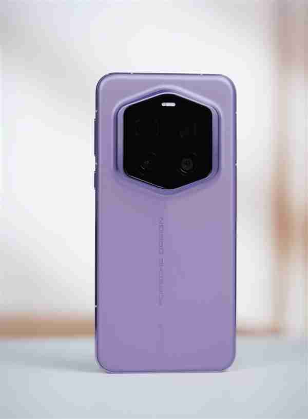 100倍变焦超远摄之王!荣耀Magic7 RSR保时捷设计图赏