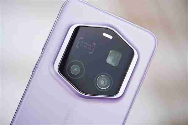 100倍变焦超远摄之王!荣耀Magic7 RSR保时捷设计图赏