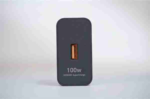 100倍变焦超远摄之王!荣耀Magic7 RSR保时捷设计图赏